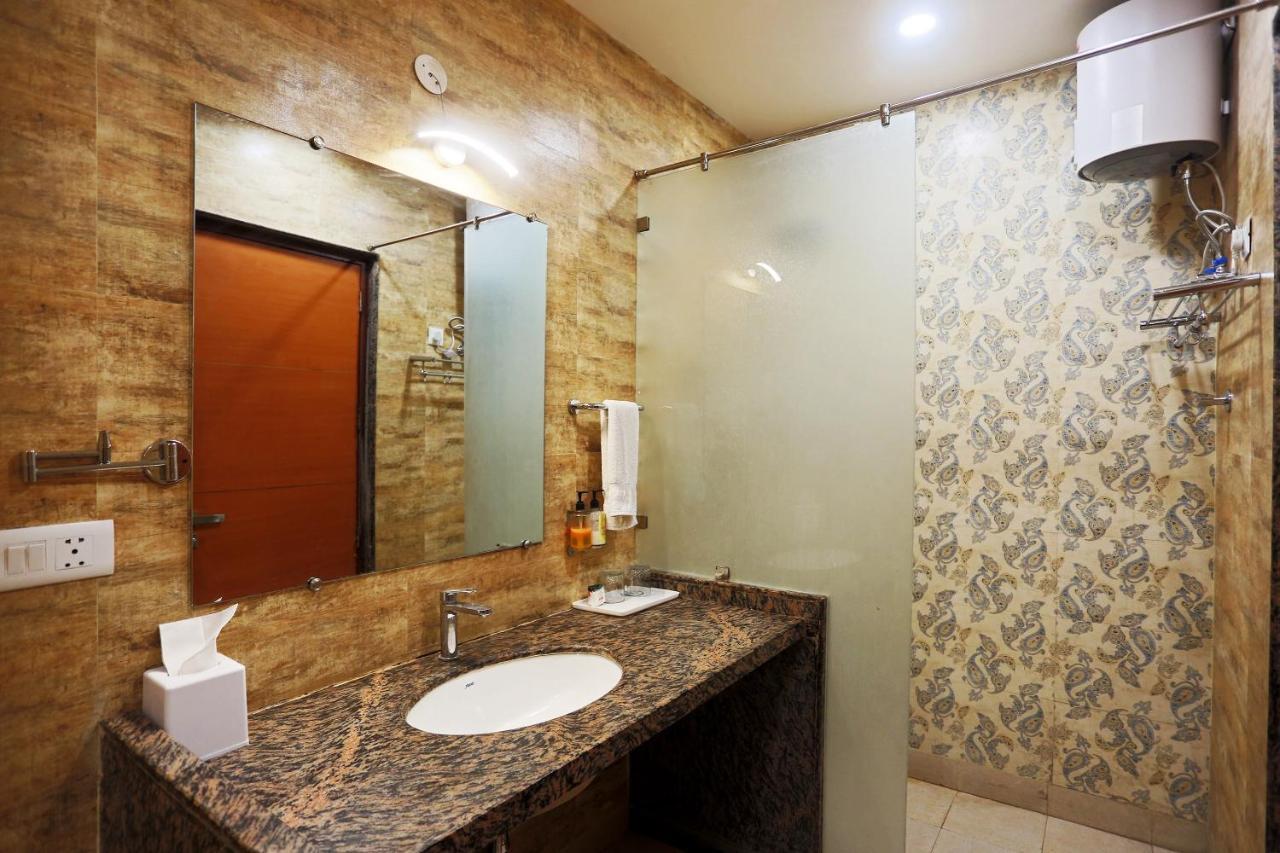 Capital O Green Palms Near Jhilmil Metro Station Hotell New Delhi Eksteriør bilde