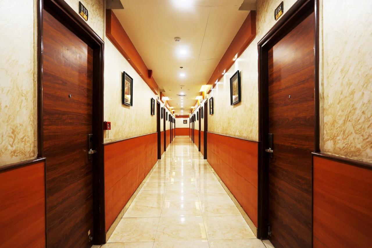 Capital O Green Palms Near Jhilmil Metro Station Hotell New Delhi Eksteriør bilde