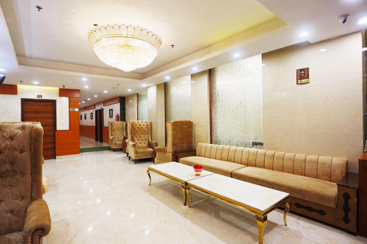 Capital O Green Palms Near Jhilmil Metro Station Hotell New Delhi Eksteriør bilde