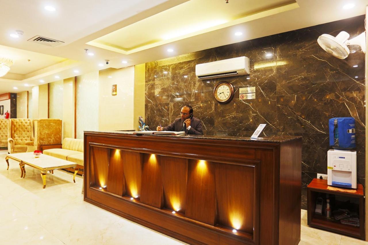 Capital O Green Palms Near Jhilmil Metro Station Hotell New Delhi Eksteriør bilde