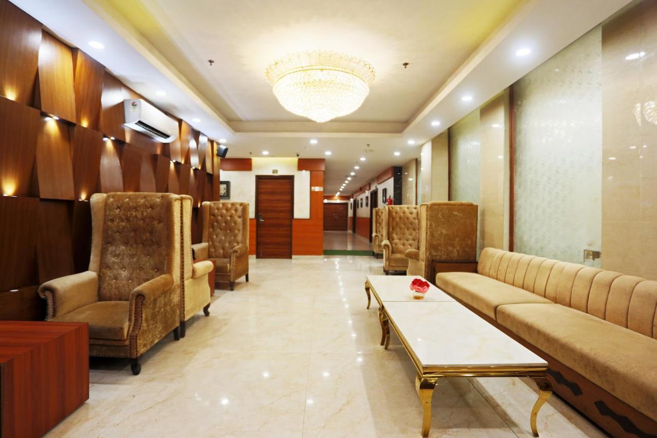 Capital O Green Palms Near Jhilmil Metro Station Hotell New Delhi Eksteriør bilde